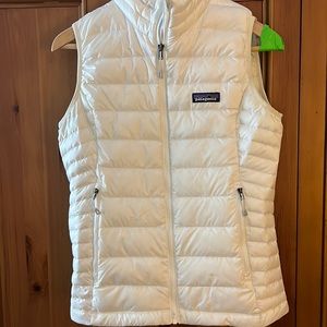 Patagonia white puffer vest
